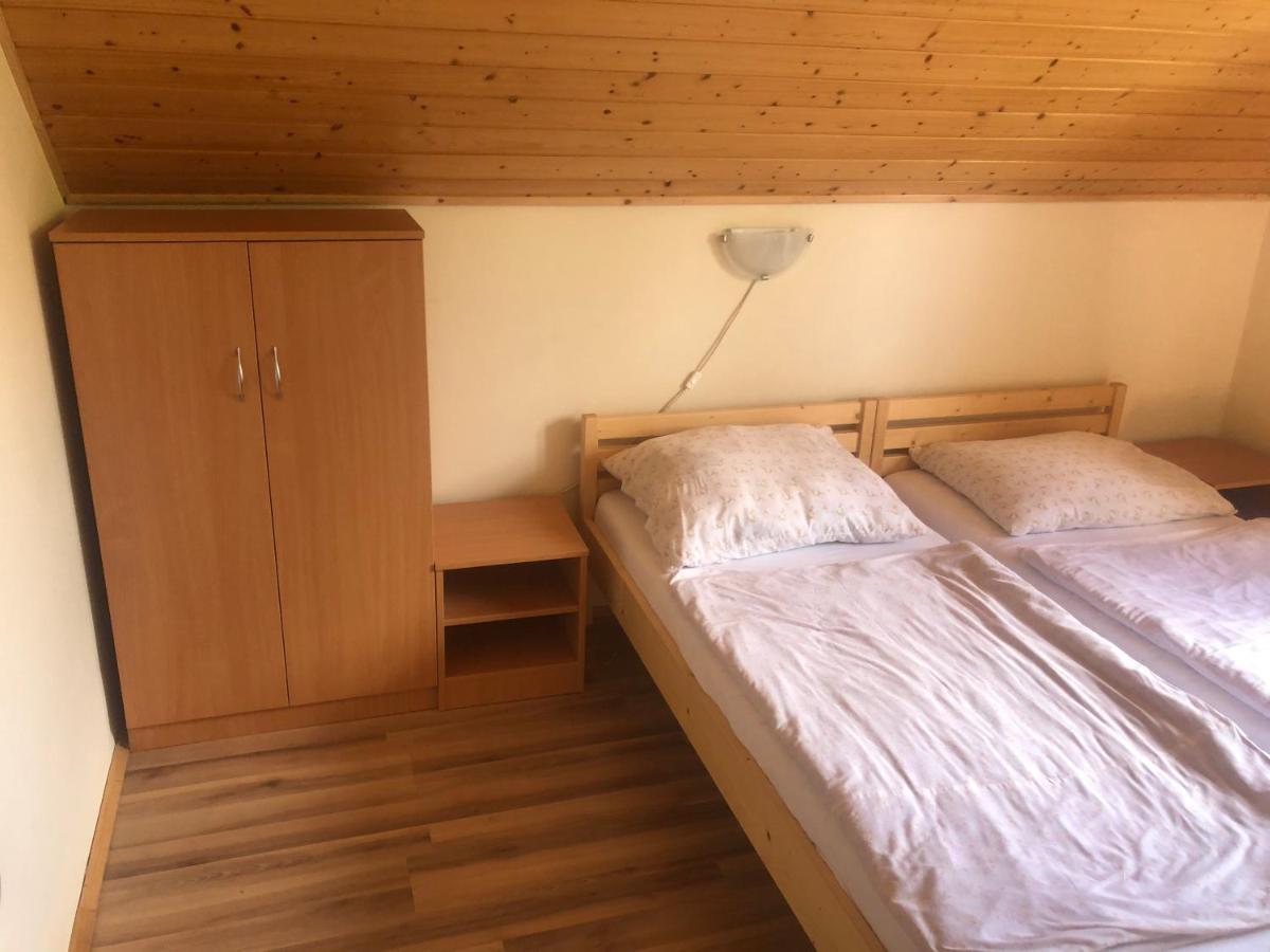 Zalakarosi Égerfa Nyaralóház Földszinti és Emeleti Apartman Extérieur photo