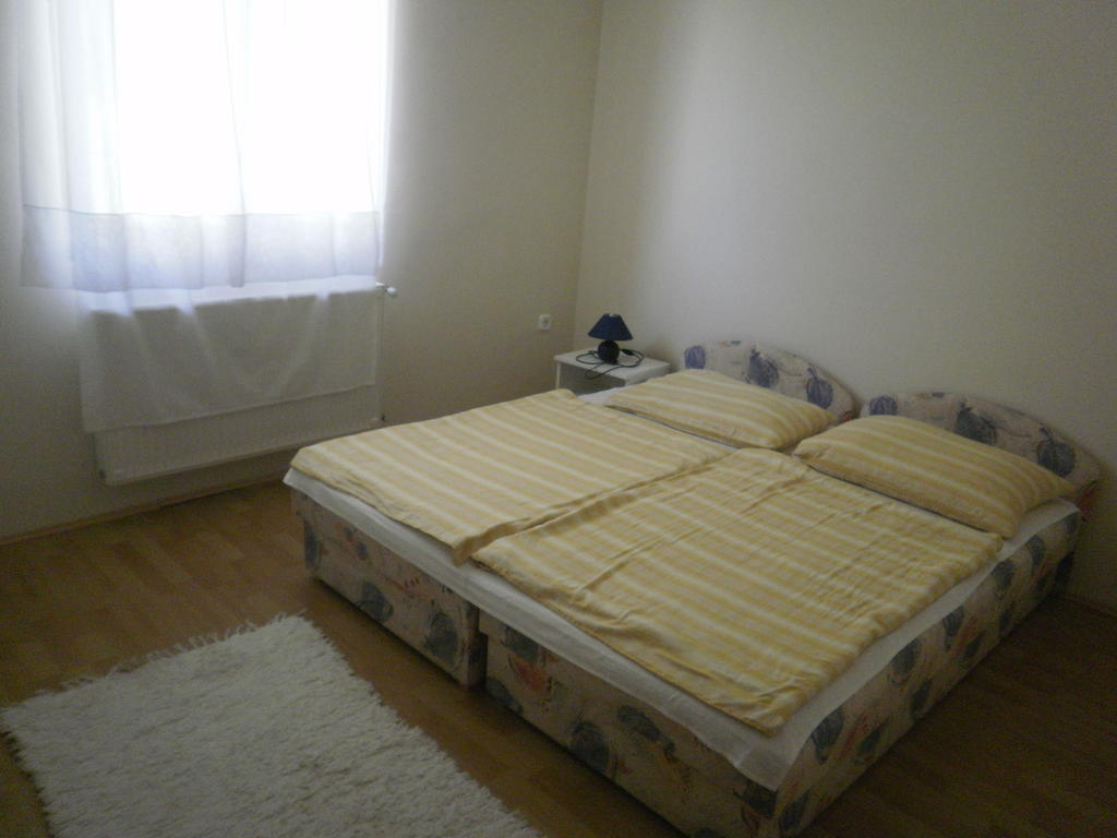 Zalakarosi Égerfa Nyaralóház Földszinti és Emeleti Apartman Extérieur photo