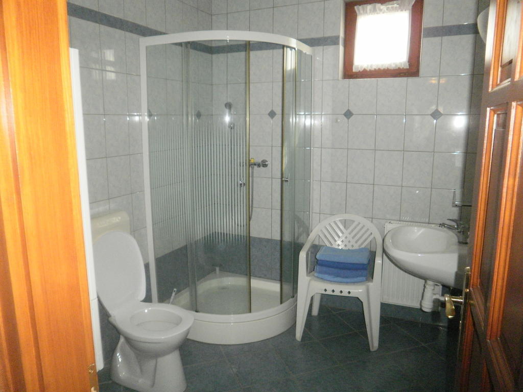 Zalakarosi Égerfa Nyaralóház Földszinti és Emeleti Apartman Chambre photo
